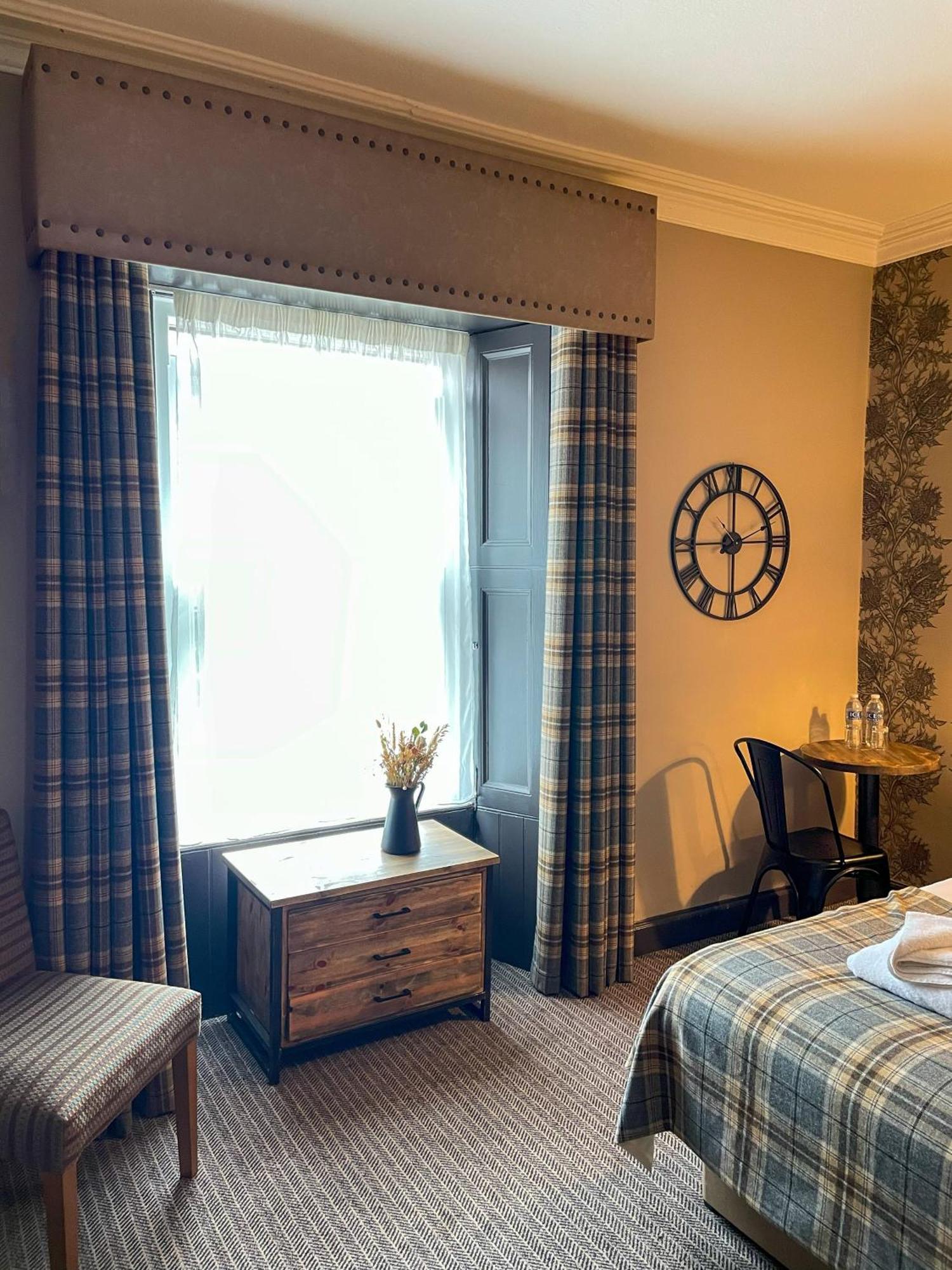 Traquair Arms Hotel Иннерлитен Экстерьер фото