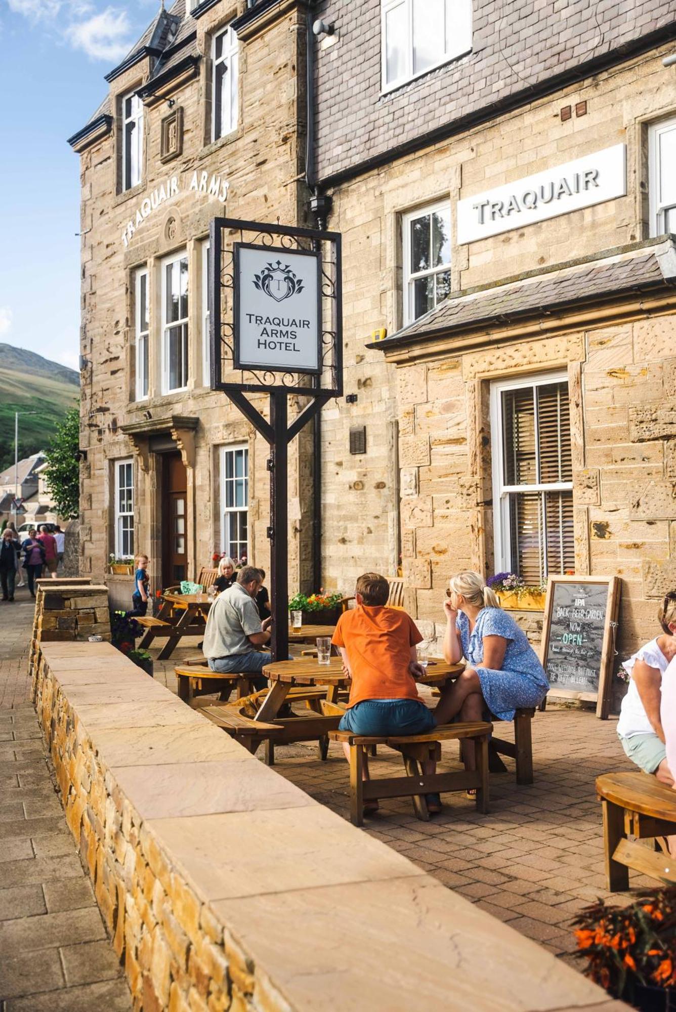 Traquair Arms Hotel Иннерлитен Экстерьер фото