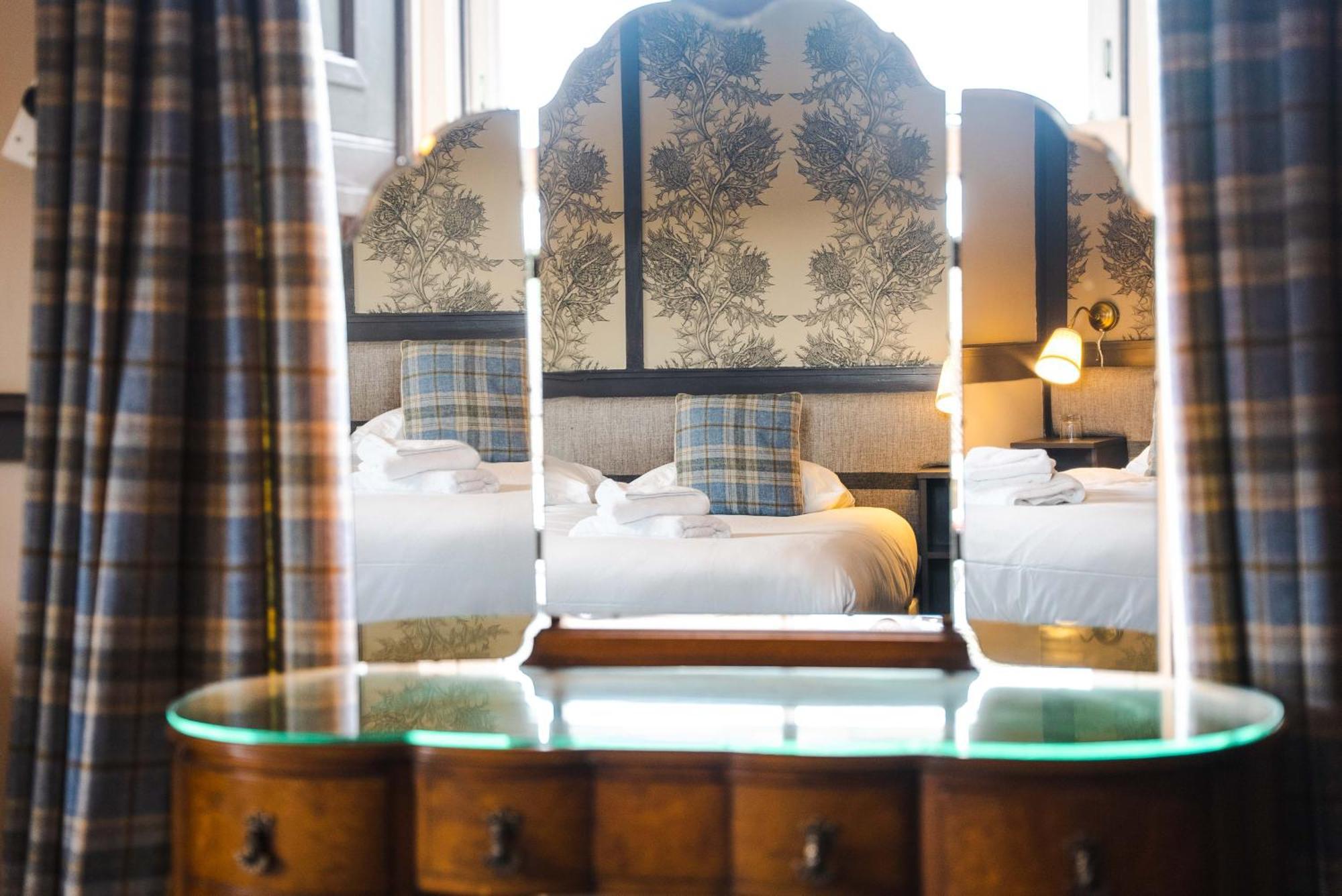 Traquair Arms Hotel Иннерлитен Экстерьер фото